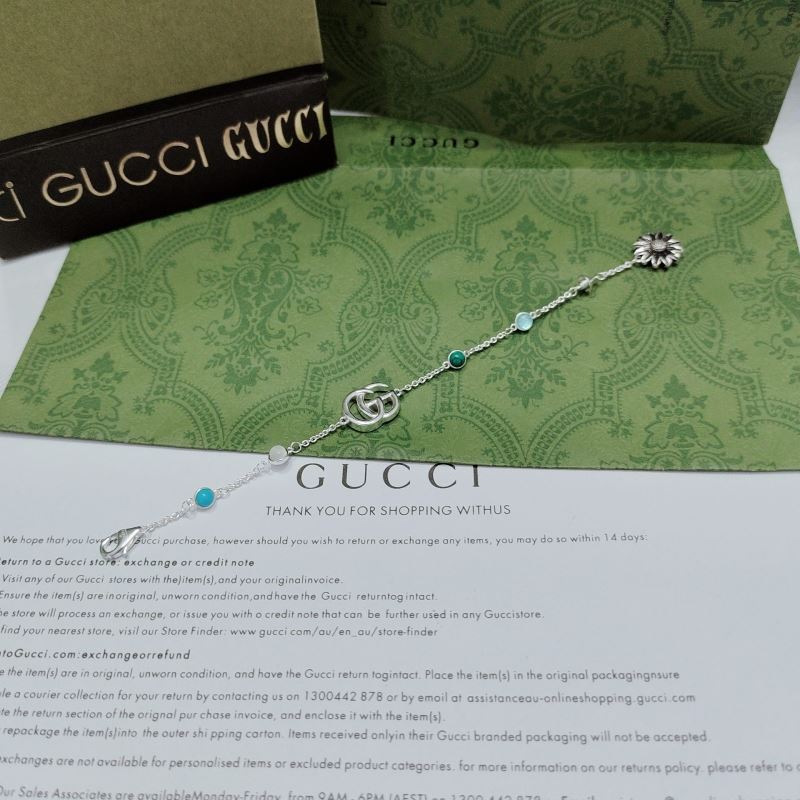 G*u*i bracelets